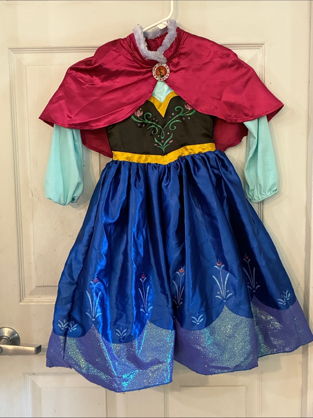 Disney Princess Anna costume from Frozen Size: 4